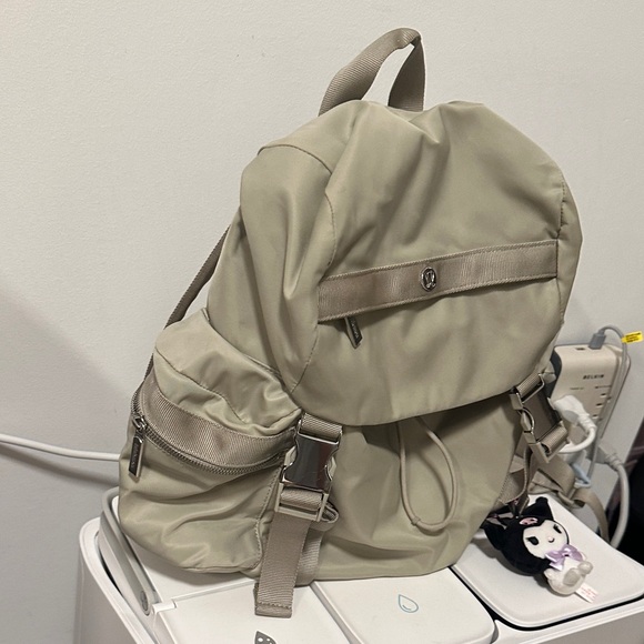 Lululemon Wunderlust Backpack mini 14L - Picture 7 of 9